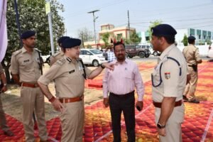 हरिद्वार-के-आधिकारिक-भ्रमण-पर-पहुंचे-उत्तराखण्ड-के-DGP-दीपम.jpg